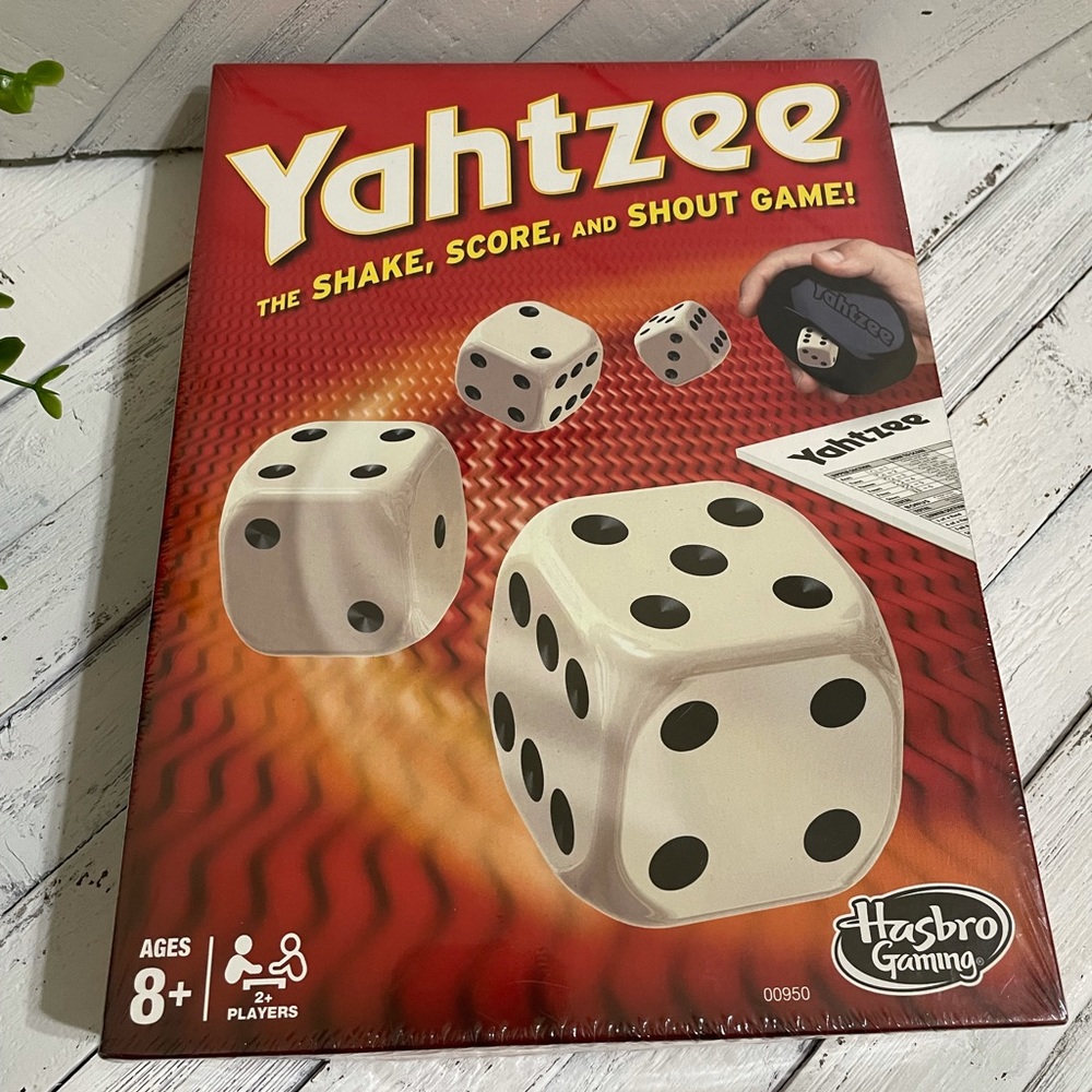 Hasbro Yahtzee game New in box